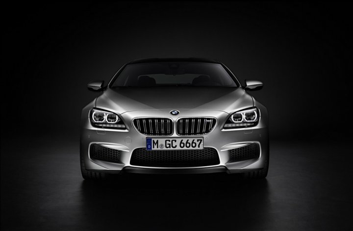 bmw-m6-gran-coupe-fronte-in-studio bmw-m6-gran-coupe-fronte-in-studio