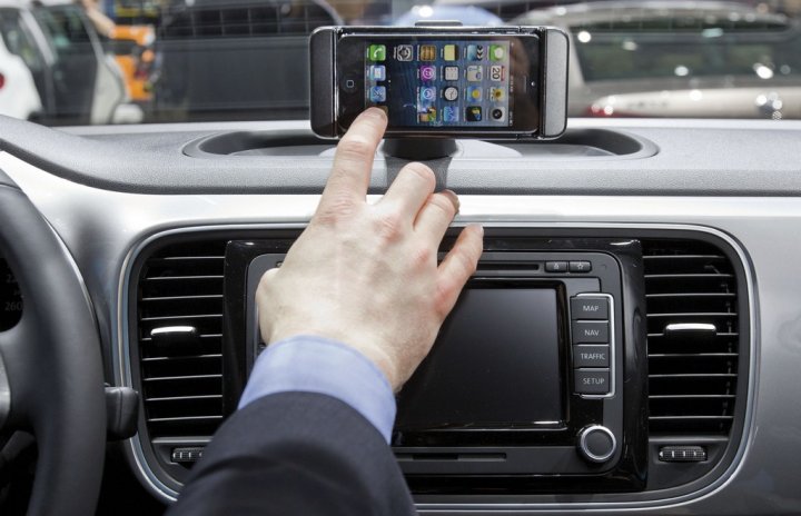 volkswagen-ibeetle-docking-station volkswagen-ibeetle-docking-station