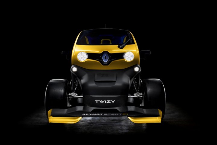 renault-twizy-f1-davanti