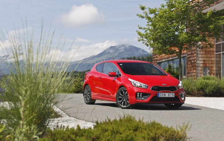 kia-pro_ceed-gt-tre-quarti-destro