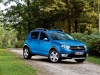 dacia-sandero-stepway-tre-quarti-anteriore