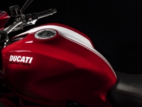 Ducati-Monster-1200-Stripe-Serbatoio