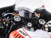 Ducati-MotGP-Team-2015-4