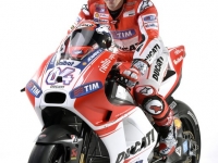 Ducati-MotGP-Team-2015-Dovizioso-8