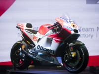 Ducati-Team-Presentation-01