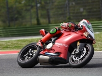 Ducati-Panigale-R-Davide-Giugliano-1