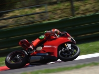 Ducati-Panigale-R-Davide-Giugliano-2