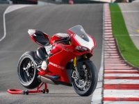 Ducati-Panigale-R-Fronte-Laterale-Destro