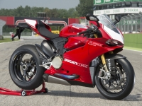 Ducati-Panigale-R