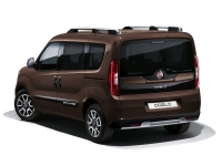 fiat-doblo-trekking-tre-quarti-posteriore