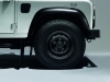 land-rover-defender-black-pack-ruota-2