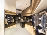 Mercedes-me-Store-9