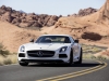 Mercedes-SLS-AMG-Black-Series-White-Davanti