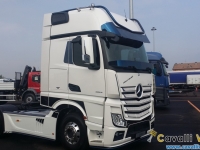 Mercedes-Actros-Rivale-2