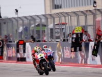 MotoGP-2015-Austin-Andrea-Iannone-Jorge-Lorenzo