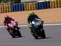 MotoGP-2015-Le-Mans-Valentino-Rossi-Andrea-Dovizioso