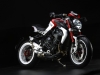 MV-Agusta-Brutale-800-Dragster-RR-Rosso-Bianco-Fronte-Laterale-Destro