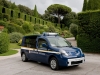 renault-elettrica-papa-kangoo-ze-gendarmeria-vaticana