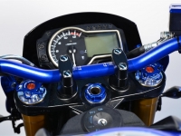 Suzuki-GSR-750-SP13-22