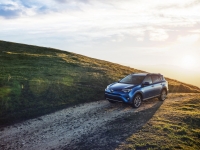 Toyota-RAV4-Hybrid-17