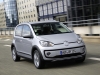 volkswagen-cross-up-tre-quarti