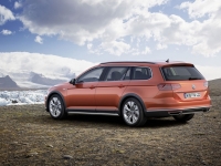 volkswagen-passat-alltrack-dietro