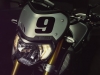 yamaha-mt-09-street-tracker-faro-anteriore