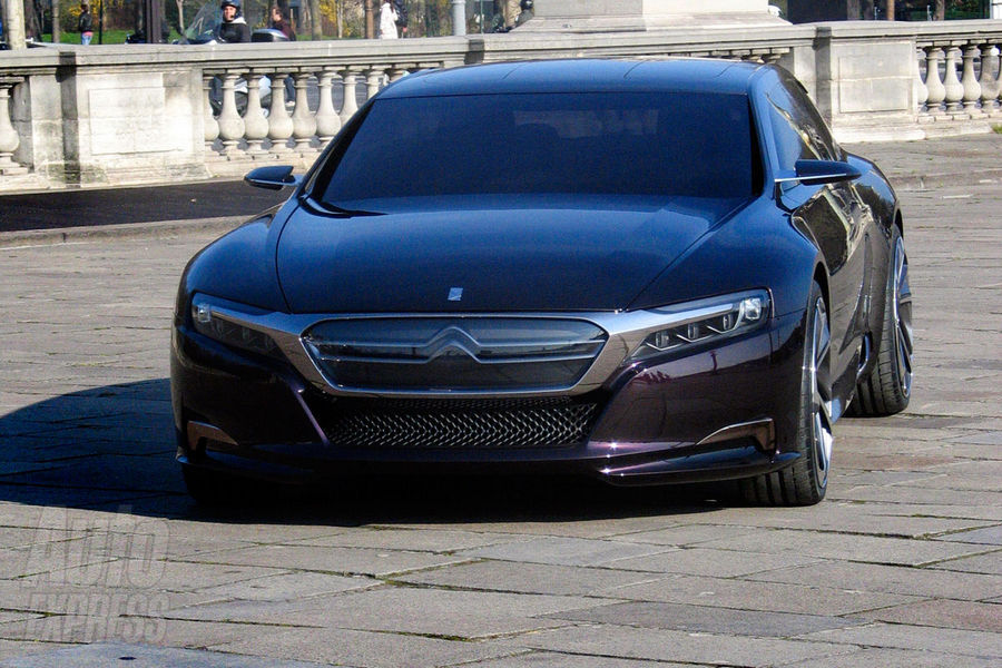 La Famiglia Citroen DS si allarga con la concept coupe 4 porte DS9