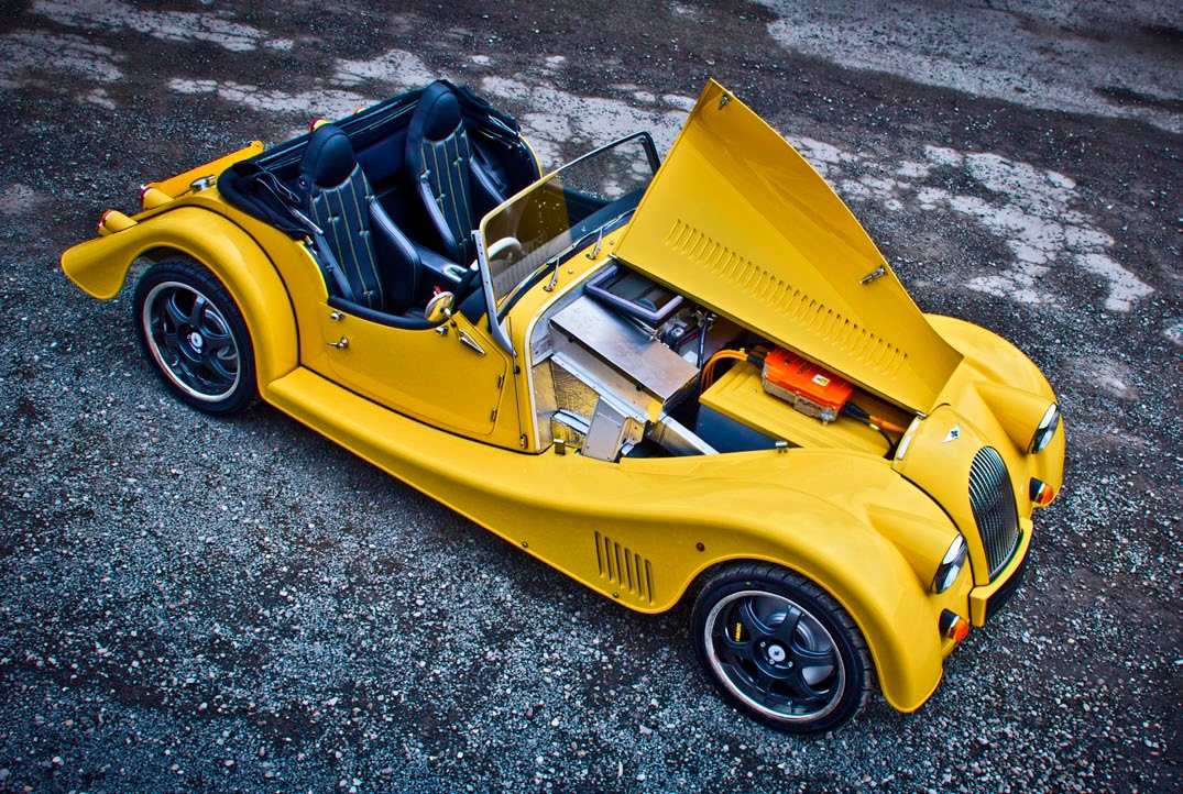 Sportscar elettrica con cambio manuale a 5 rapporti Morgan Plus E