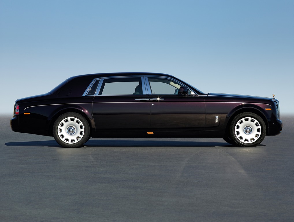 Presentata a Pechino la Rolls Royce Phantom Series 2 passo lungo