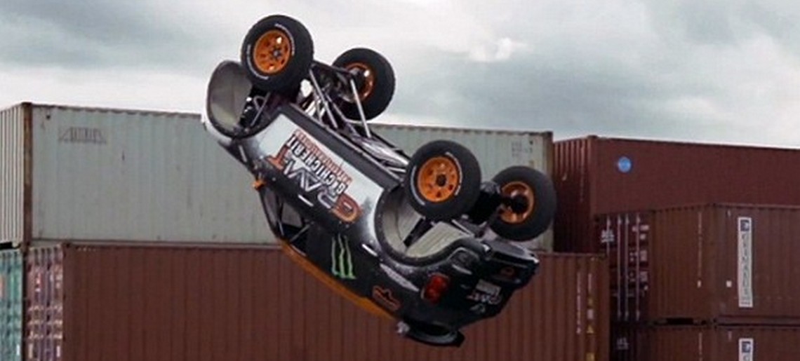 MINI-Countryman-Backflip-1