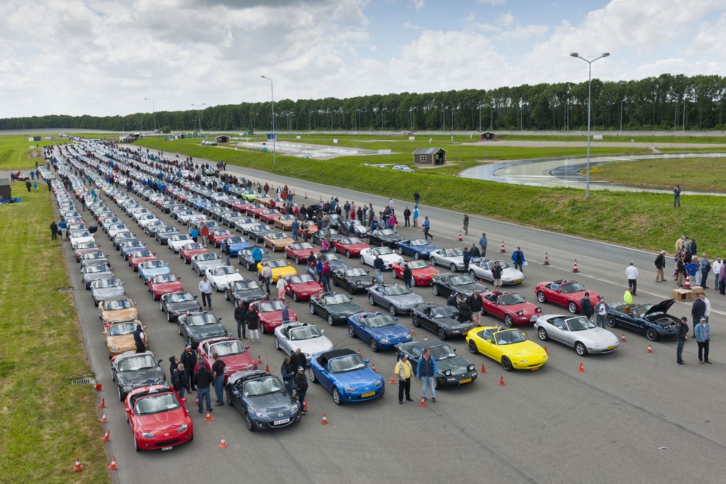 Mazda MX-5 Guinness Record