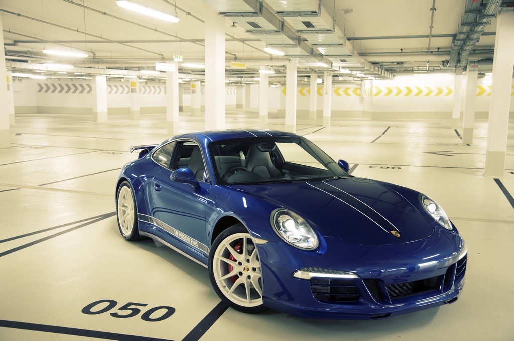 Porsche 911 Facebook