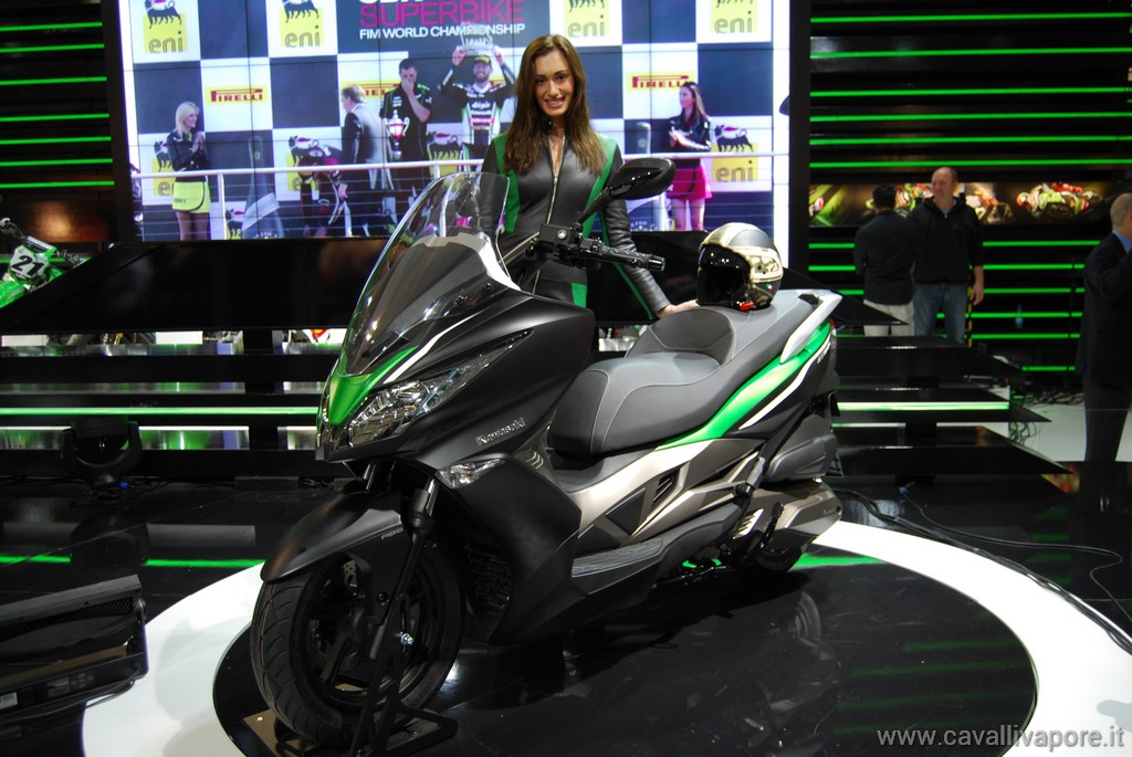 Kawasaki J300 Eicma 2013 Live