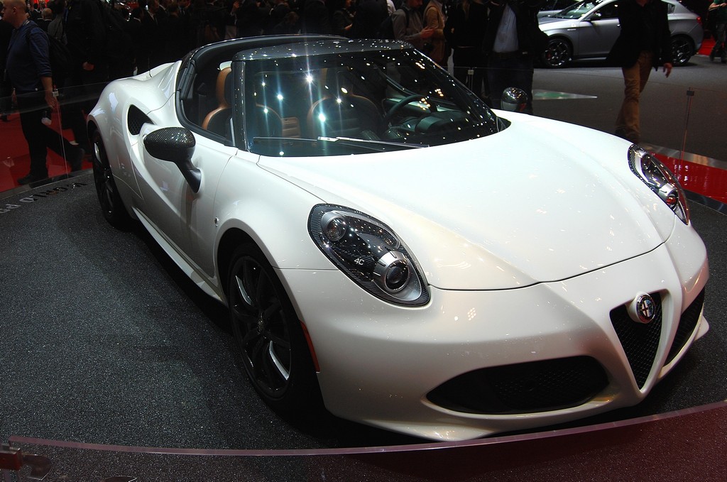 Alfa Romeo 4C Spider LIVE