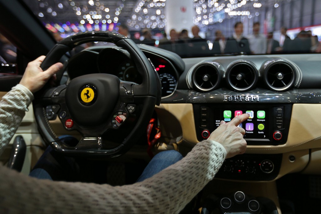 Ferrari FF CarPlay