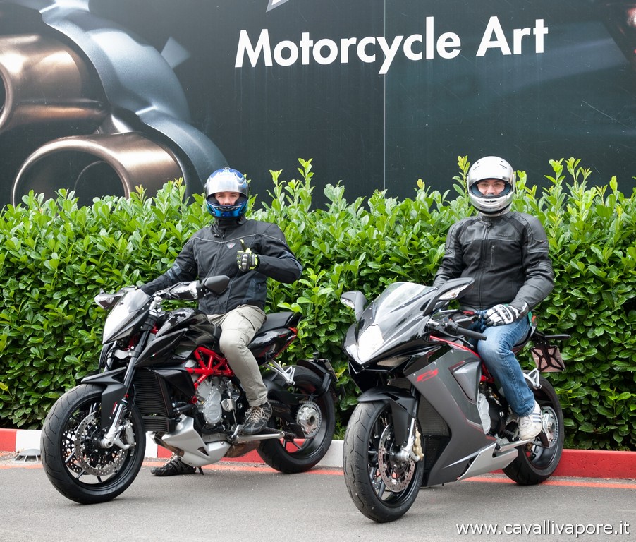 MV Agusta F3 675 e Rivale 800 Prova