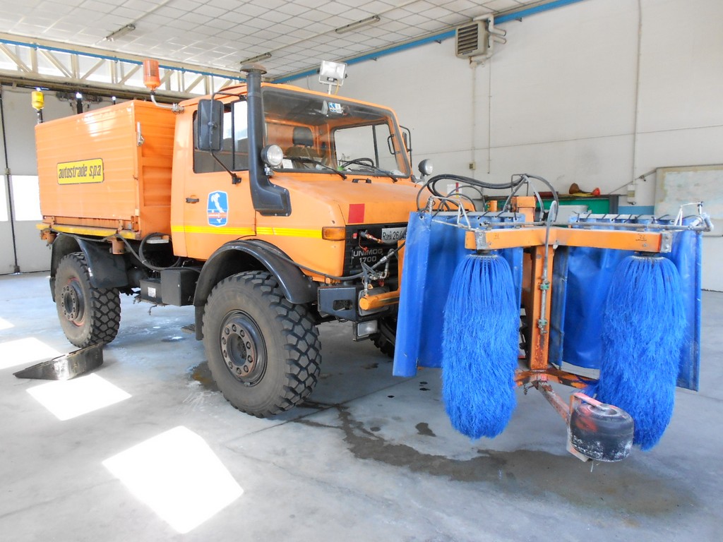 Unimog Autostrada