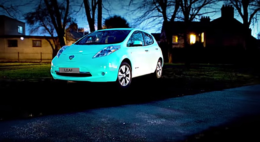 Nissan Leaf Flourescente