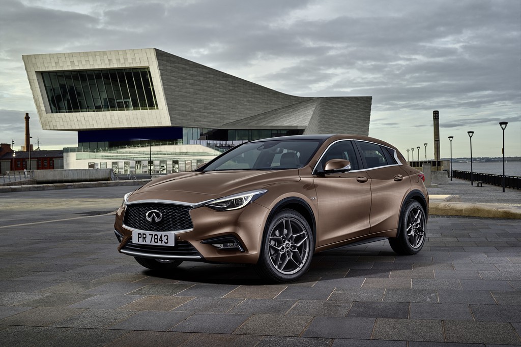 Infiniti Q30