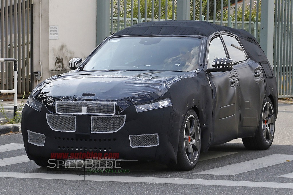 Maserati Levante Spy Photo