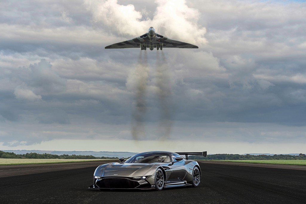 Aston Martin Vulcan e Avro Vulcan