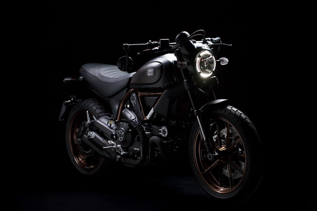 Ducati Scrambler e Italian Indipendent Davanti