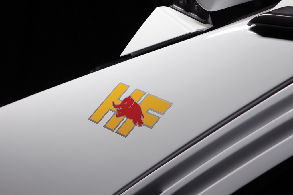 Lancia Delta HF Integrale Martini 6 Logo