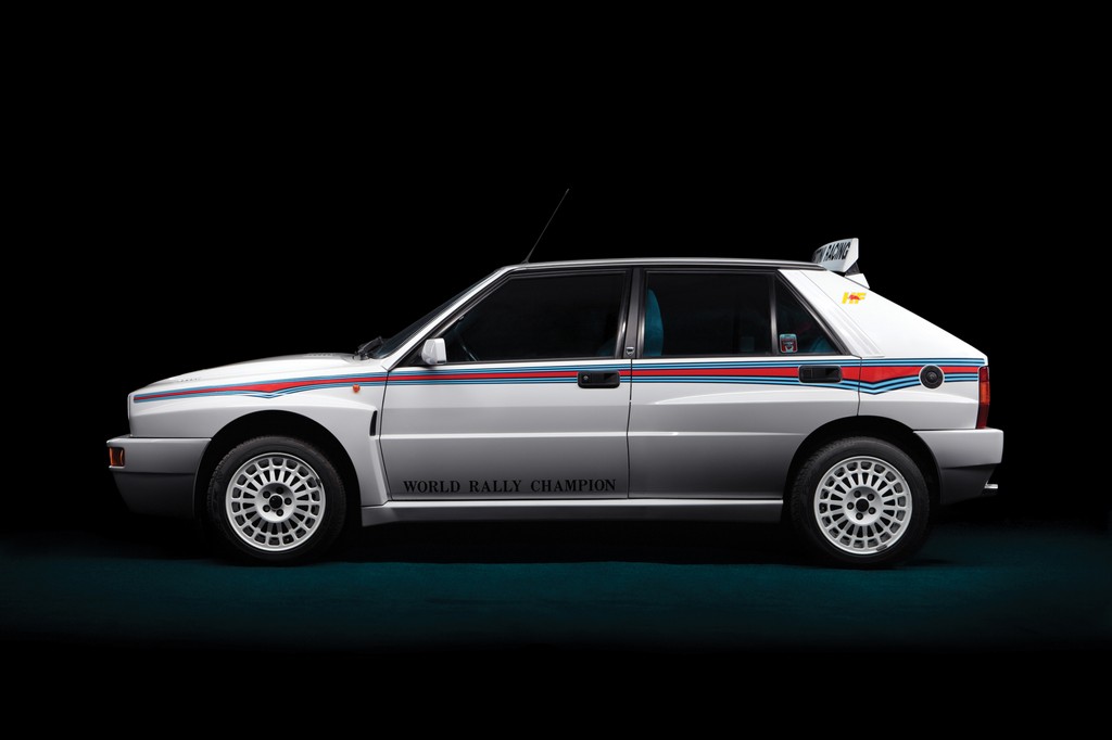 Lancia Delta HF Integrale Martini 6