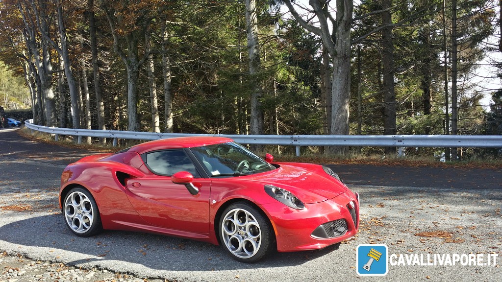 Alfa Romeo 4C Prova su Strada 1