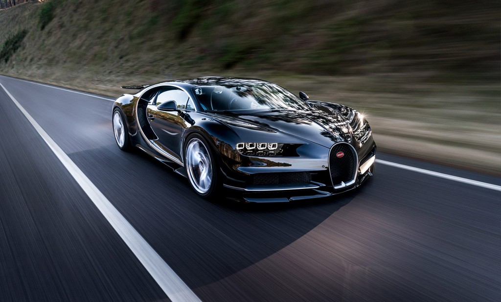 Bugatti Chiron Pista Tre Quarti