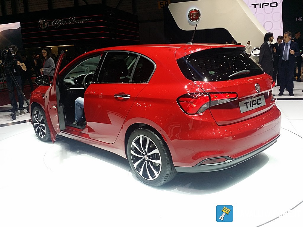 Fiat Tipo 2 Volumi LIVE GIMS 2016 Tre Quarti Posteriore Porta Aperta