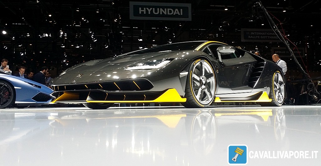 Lamborghini Centenario LIVE GIMS 2016 Basso