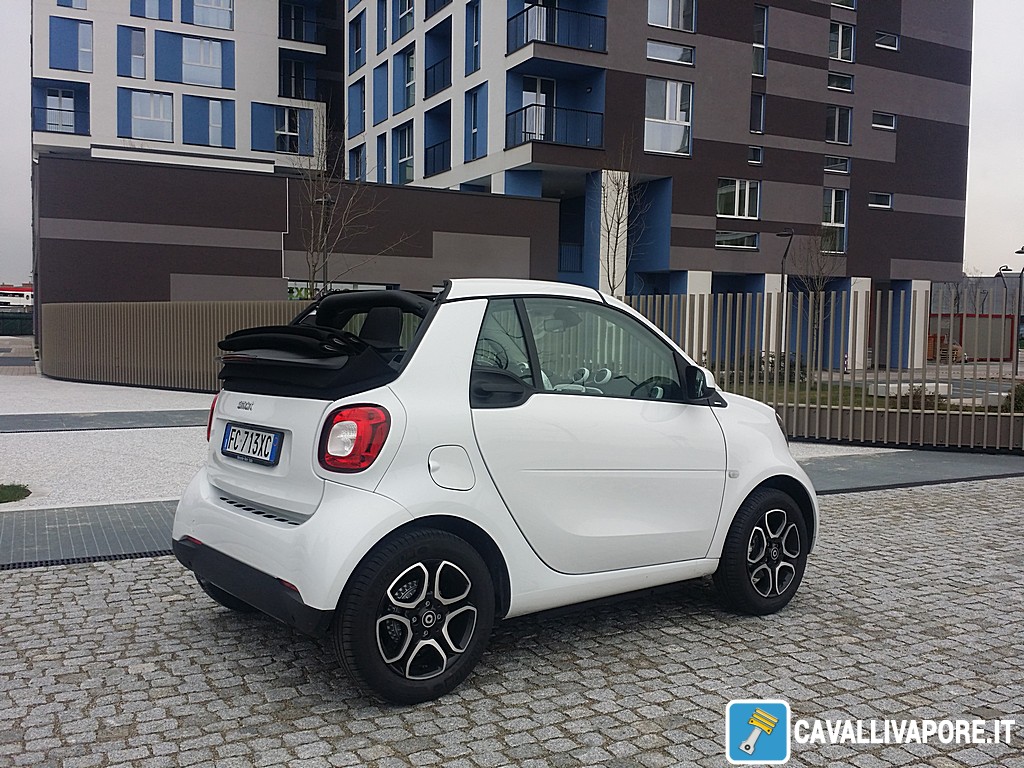 smart nuova cabrio Tre Quarti Posteriore